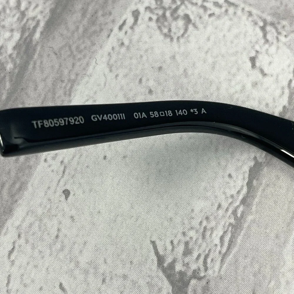GIVENCHY Black Square Mask GV40011 Sunglasses